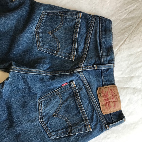Vintage Levi’s 501 Classic Straight Fit - Picture 4 of 6